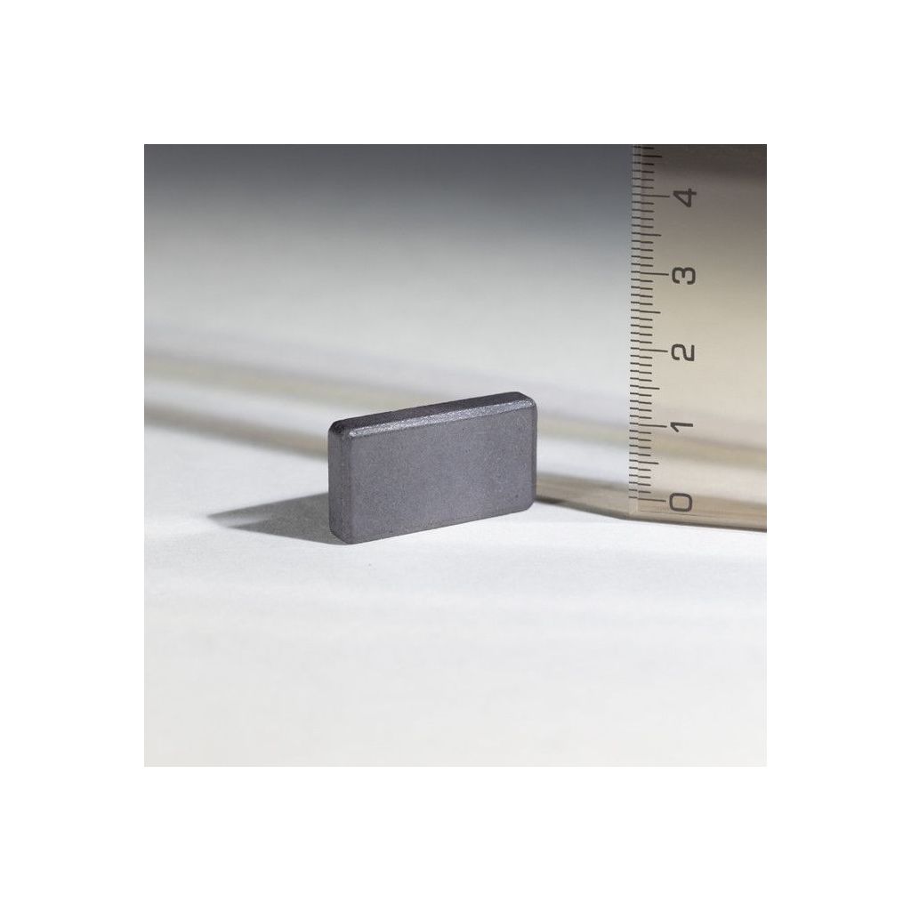 Feritový magnet kvádr 28x15x5mm